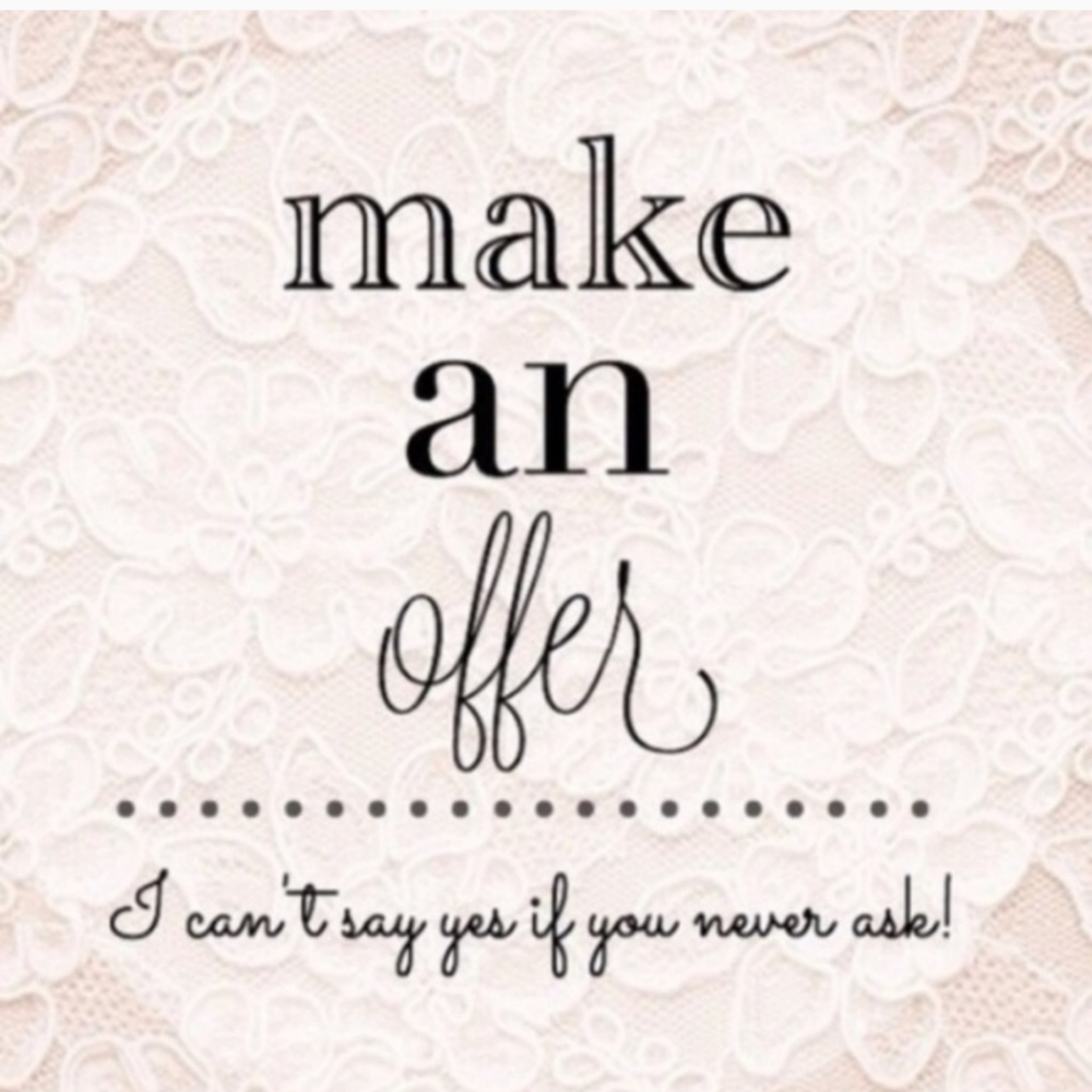 💕OPEN TO OFFERS 💕